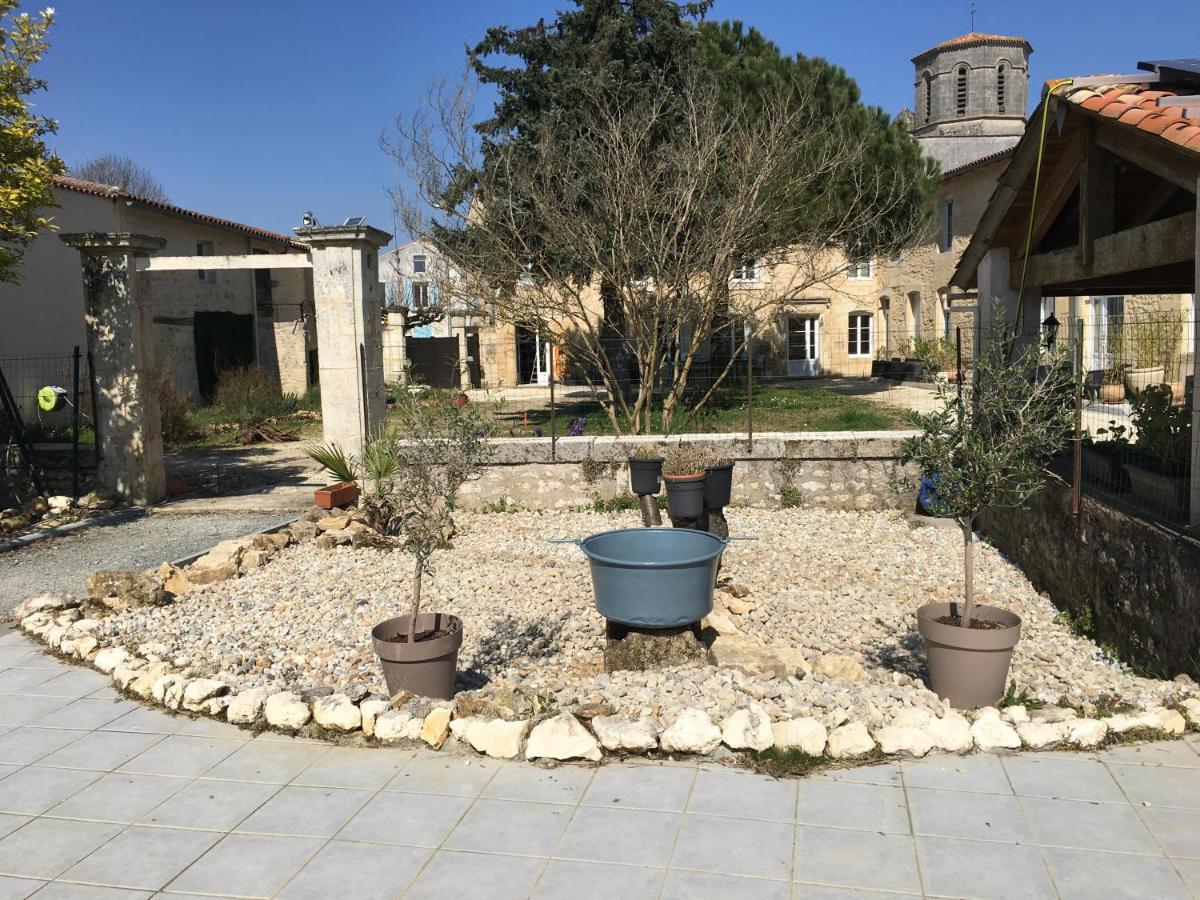 Gites Jardin-Darcy - Piscine Au Sel Bois Exteriör bild