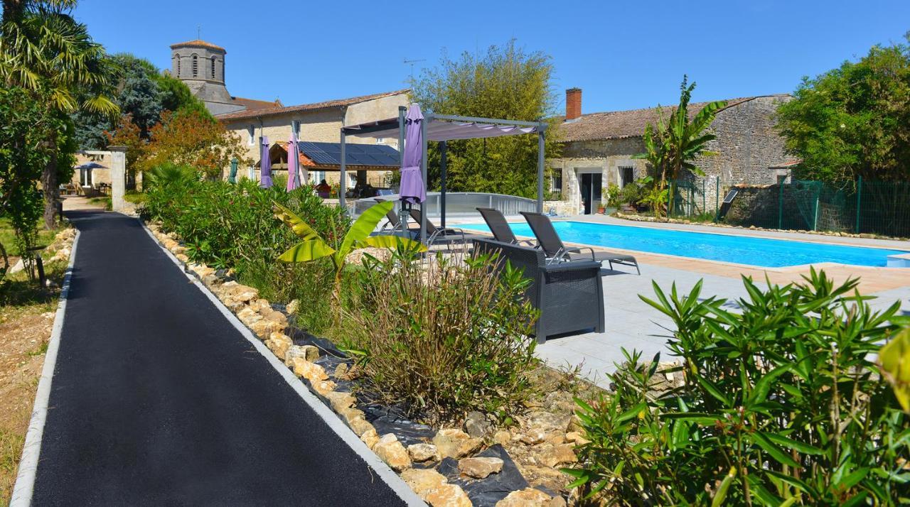 Gites Jardin-Darcy - Piscine Au Sel Bois Exteriör bild