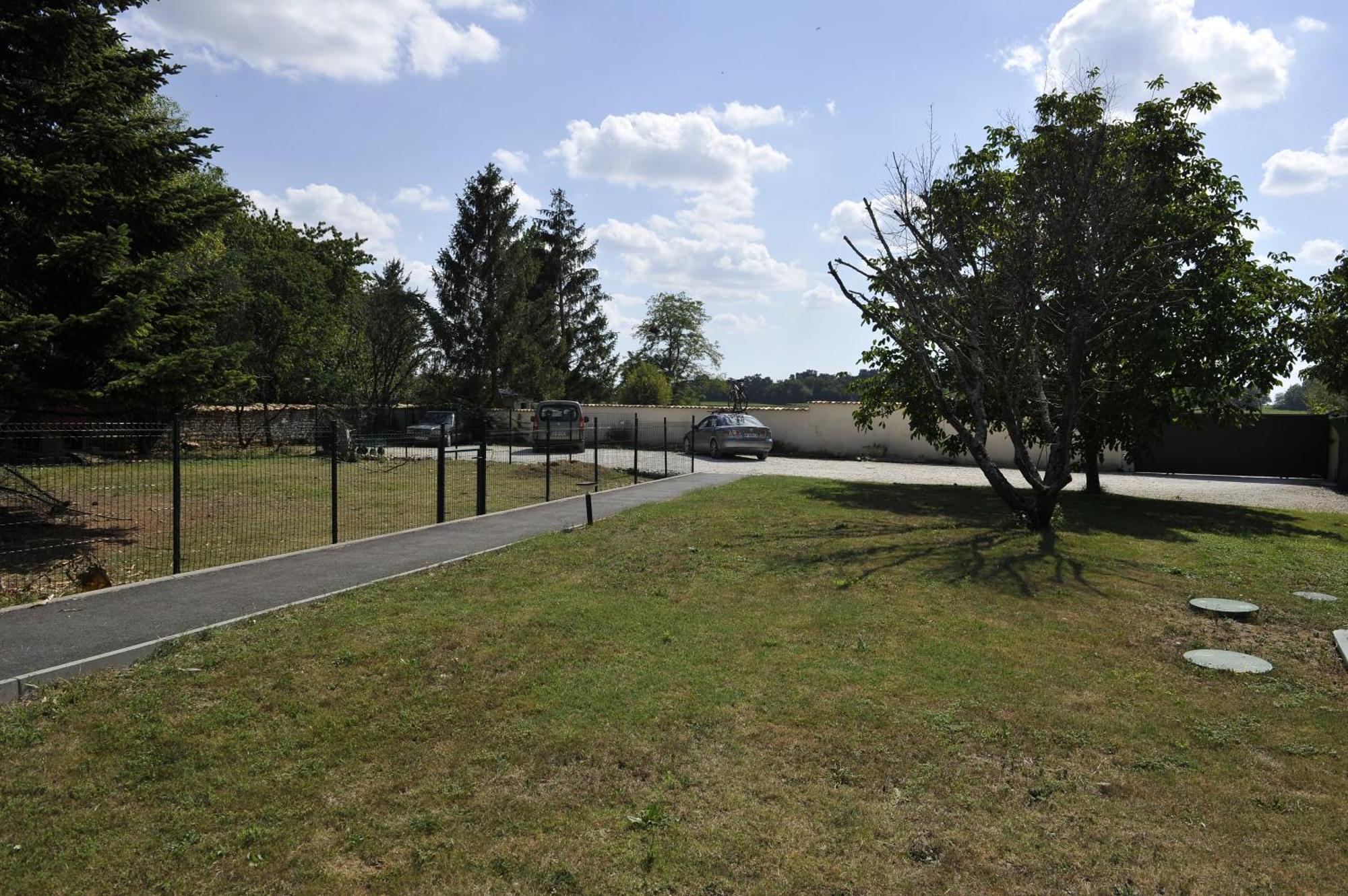 Gites Jardin-Darcy - Piscine Au Sel Bois Exteriör bild